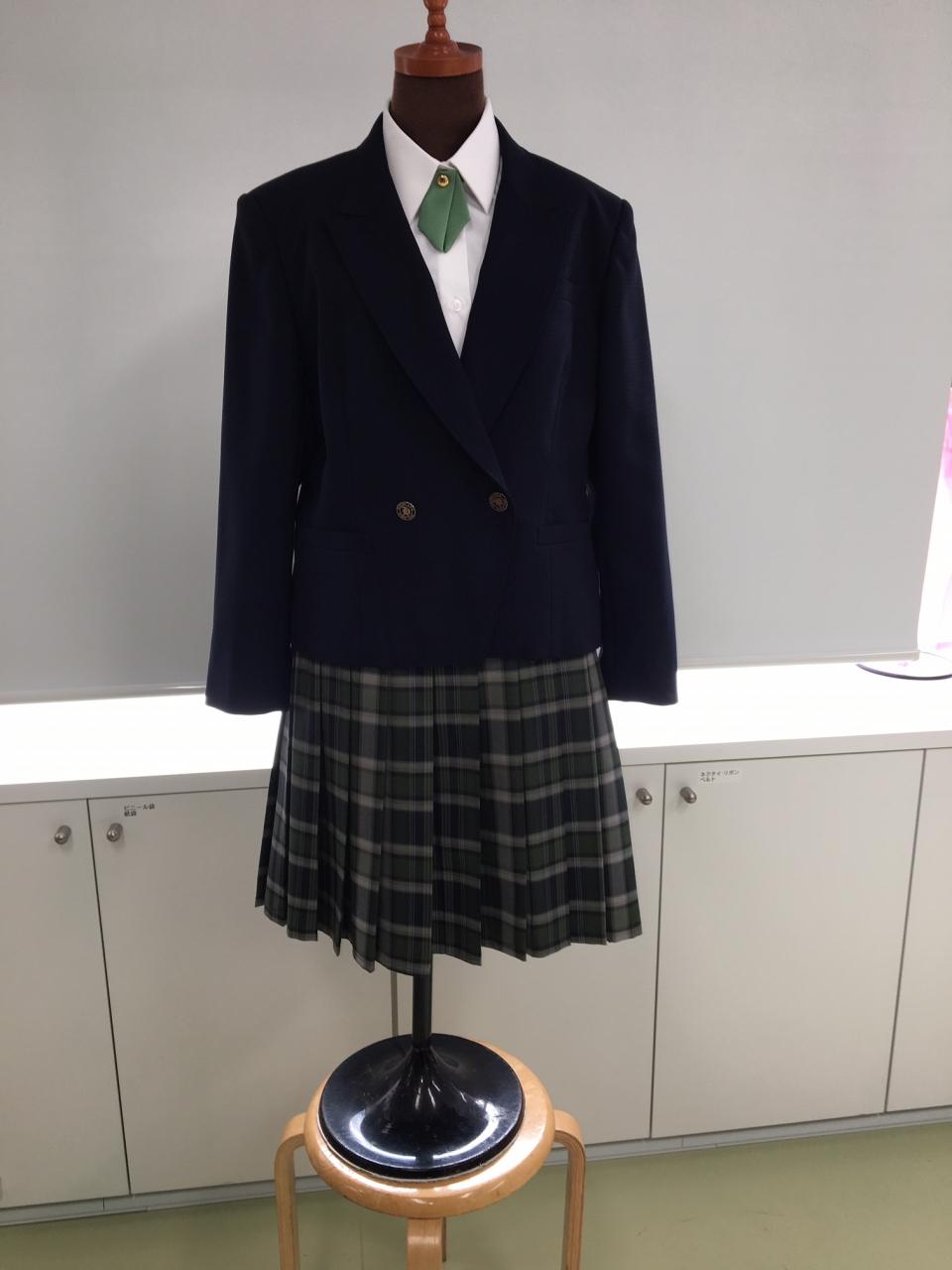 日の出中学校_女子制服